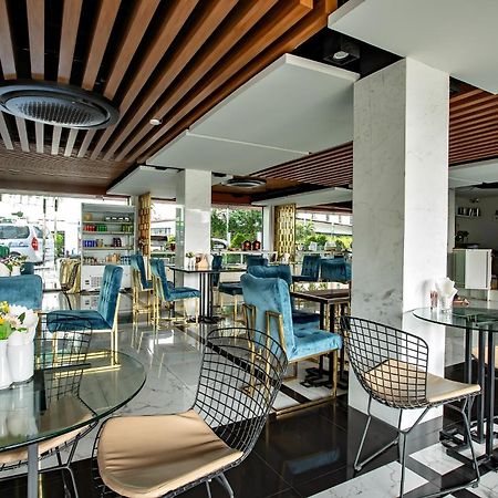 Holatel Hotel Phitsanulok Exterior photo