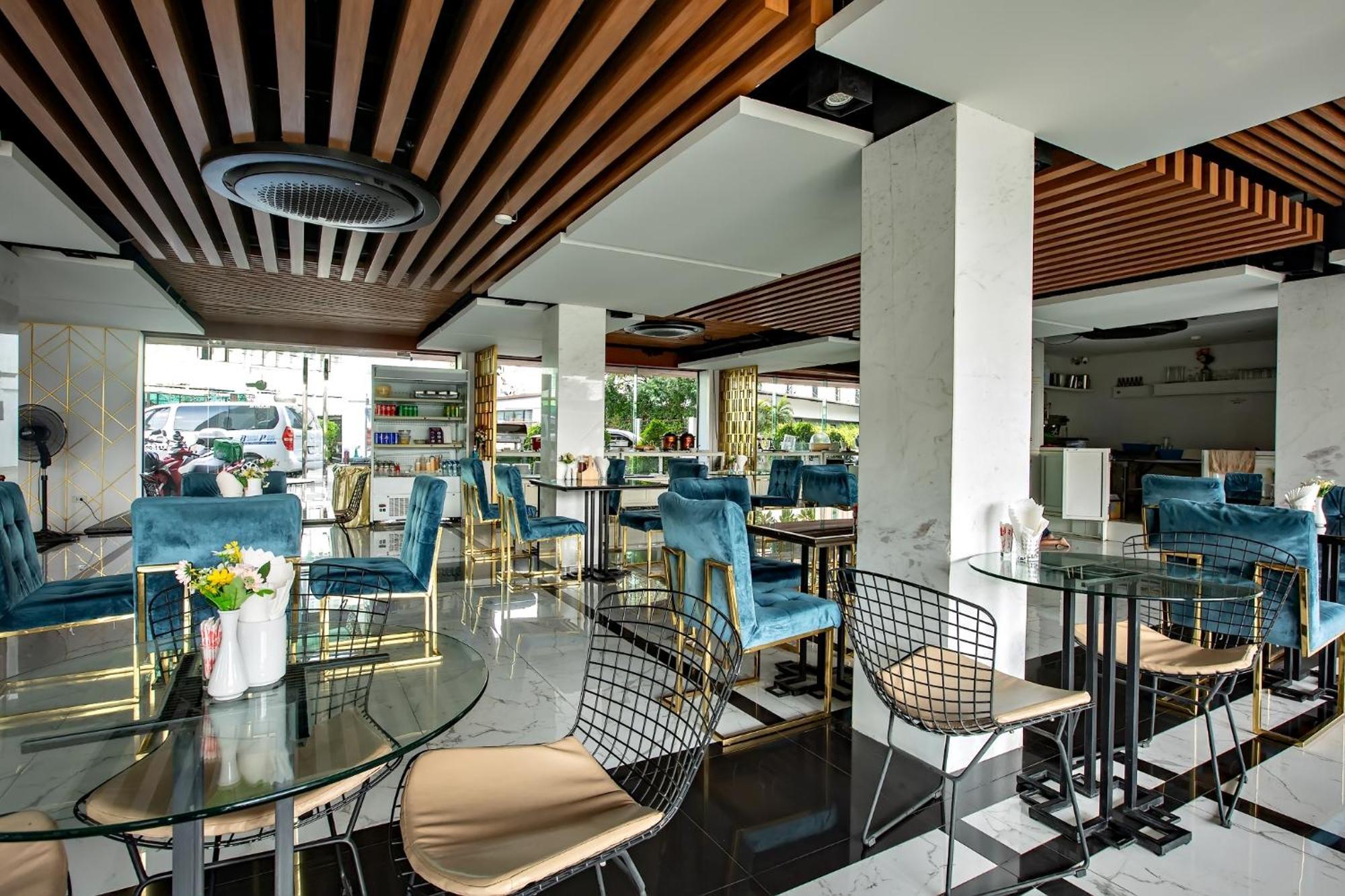 Holatel Hotel Phitsanulok Exterior photo